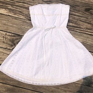 🎀Beautiful Betsey Johnson dainty white eyelet strapless dress